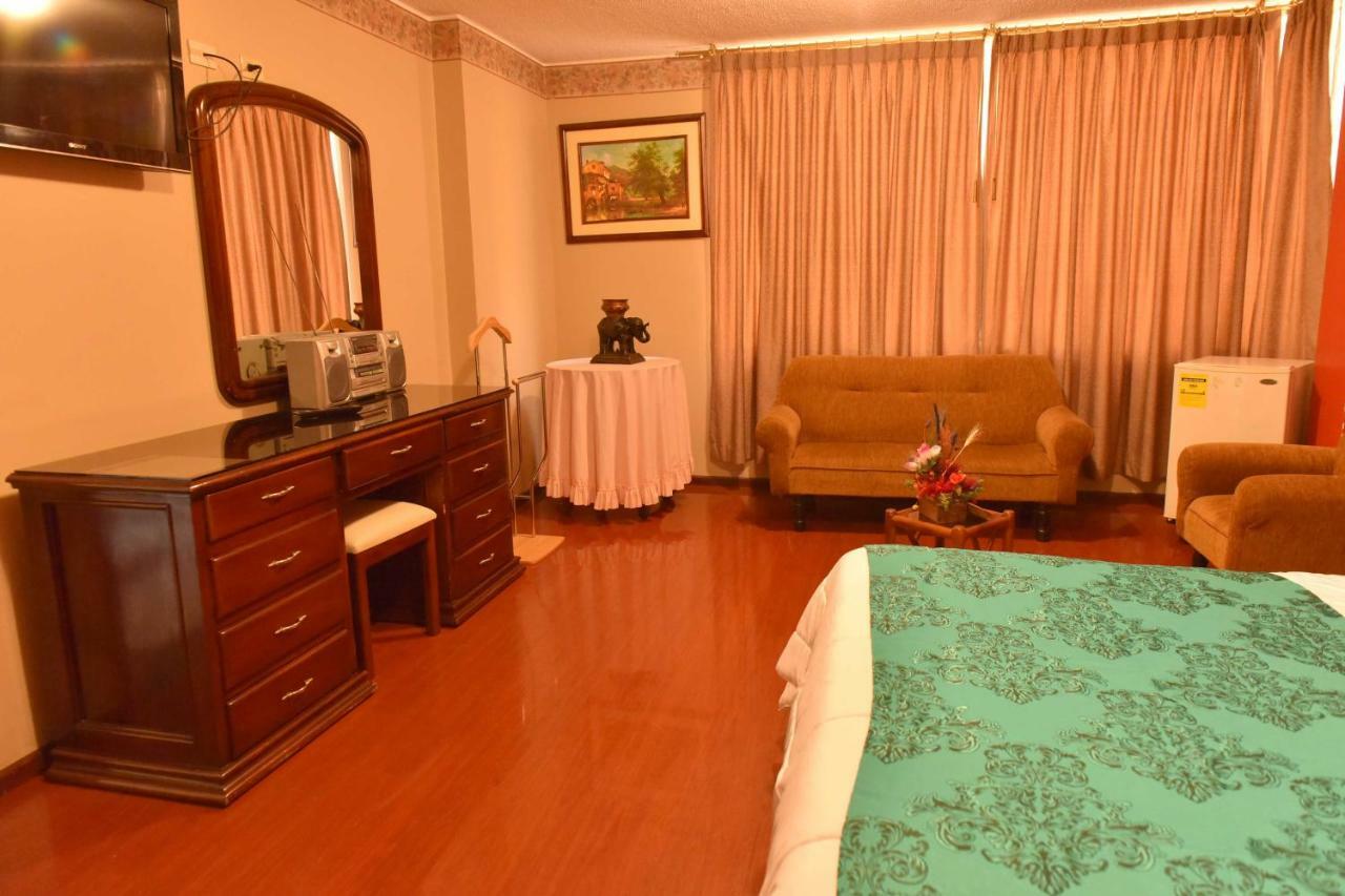Hotel Makroz Latacunga Kültér fotó
