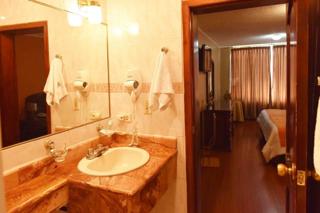 Hotel Makroz Latacunga Kültér fotó