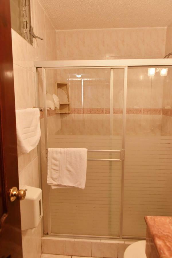 Hotel Makroz Latacunga Kültér fotó