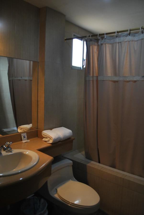 Hotel Makroz Latacunga Kültér fotó