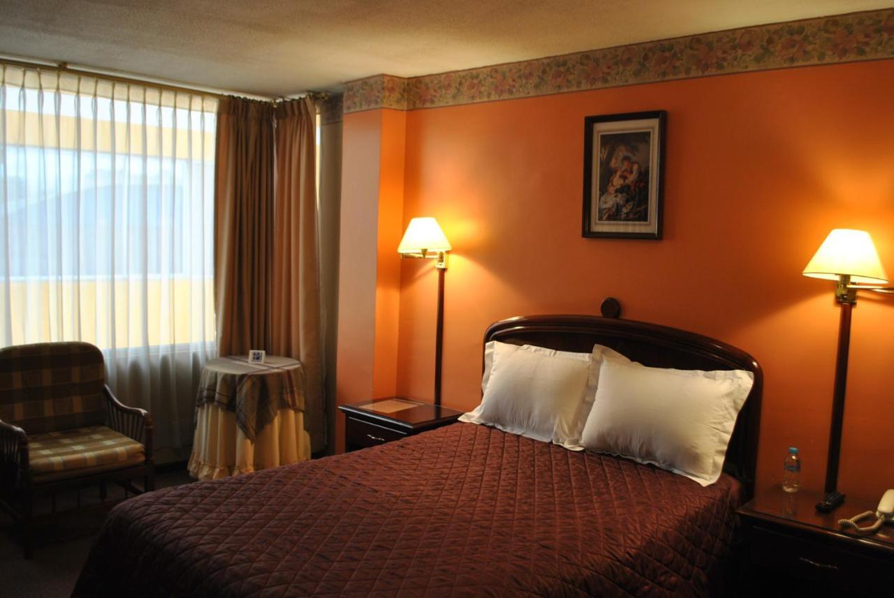 Hotel Makroz Latacunga Kültér fotó