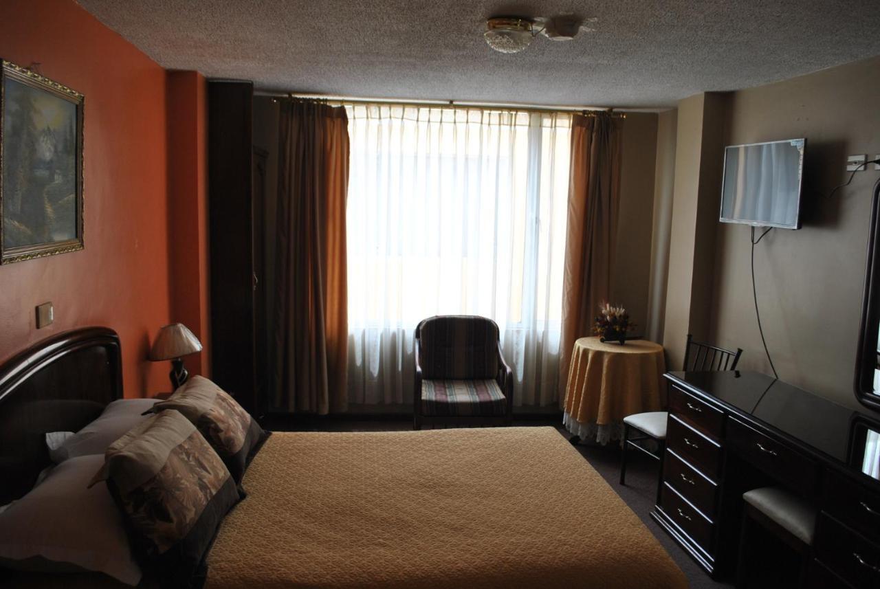 Hotel Makroz Latacunga Kültér fotó