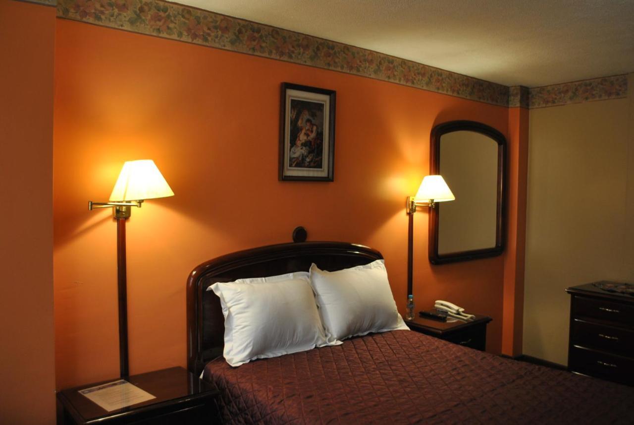 Hotel Makroz Latacunga Kültér fotó