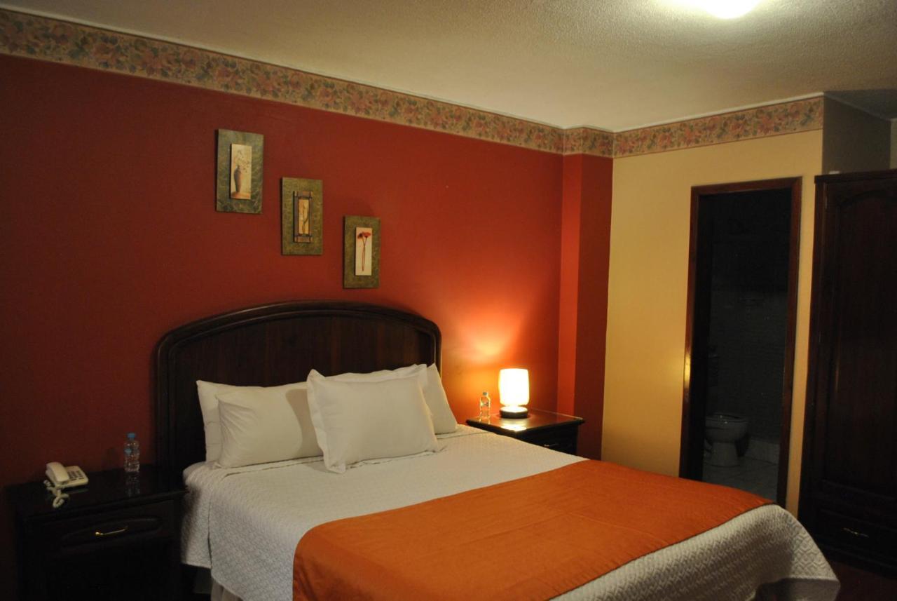 Hotel Makroz Latacunga Kültér fotó