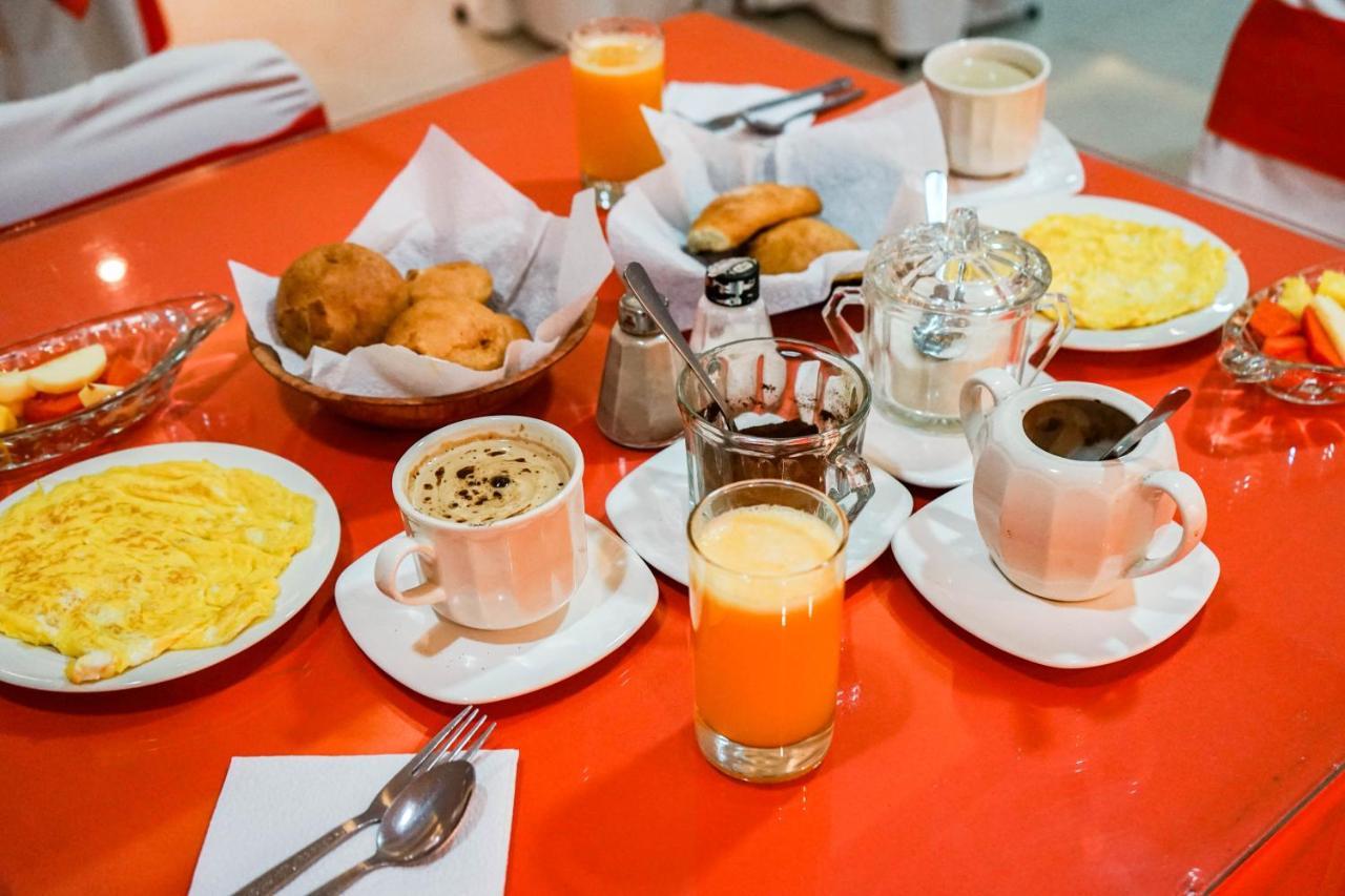 Hotel Makroz Latacunga Kültér fotó