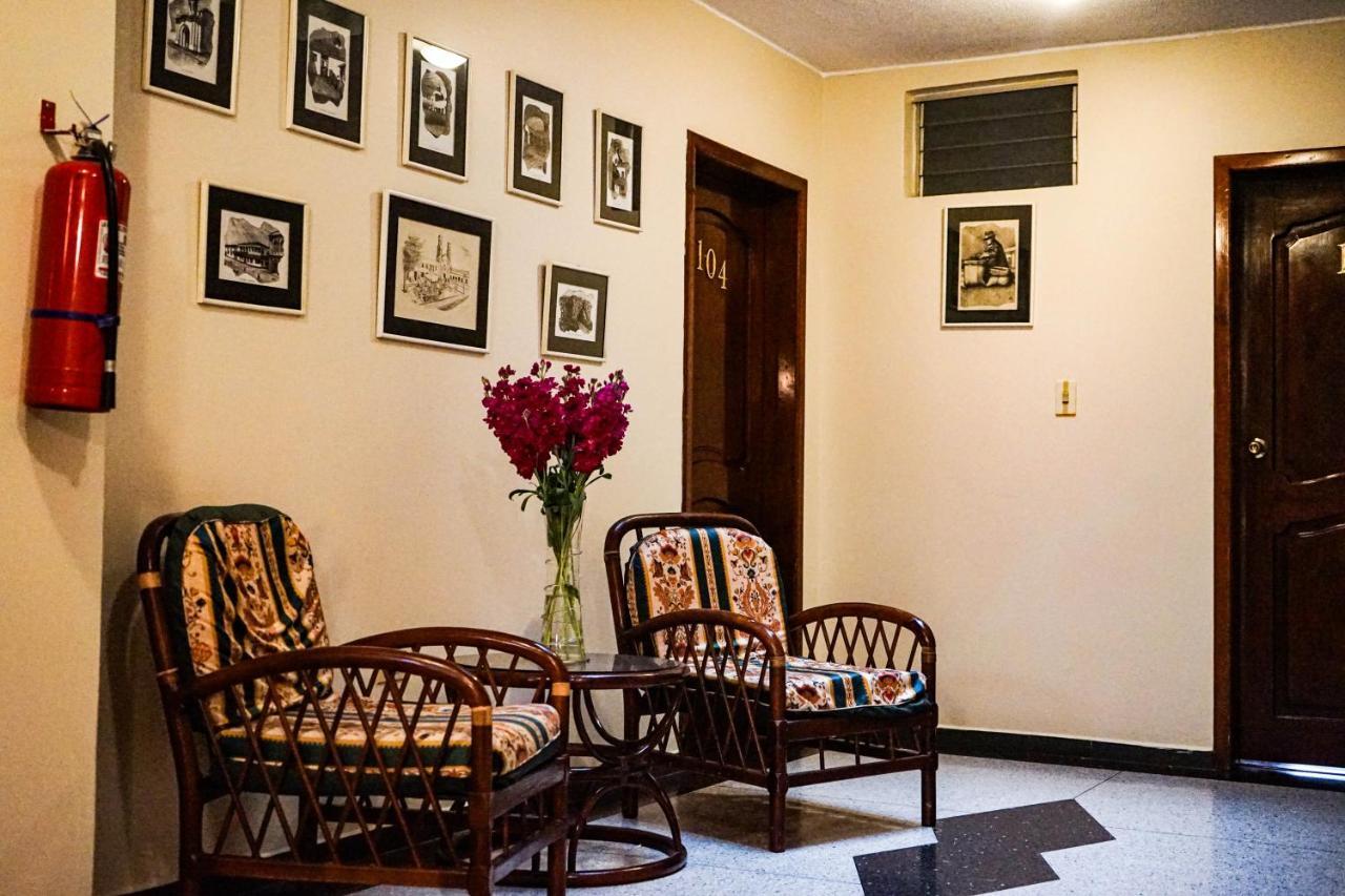 Hotel Makroz Latacunga Kültér fotó
